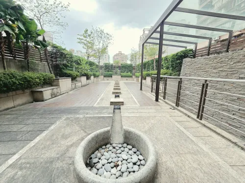 1 room apartment for rent in Daan District, Taipei City | NT$ 33 000 | 13 ping slide 8