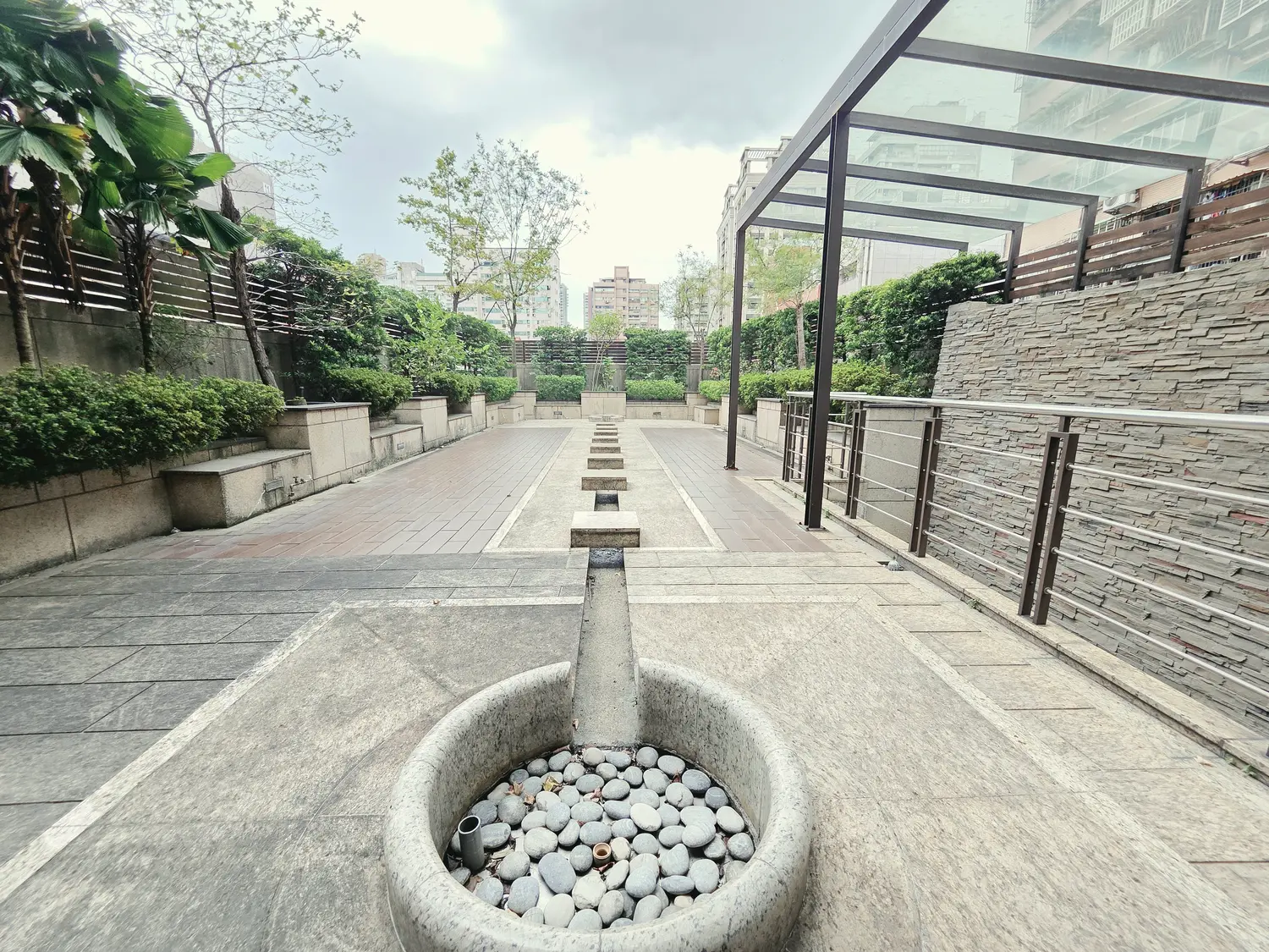 1 room apartment for rent in Daan District, Taipei City | NT$ 33 000 | 13 ping slide 8