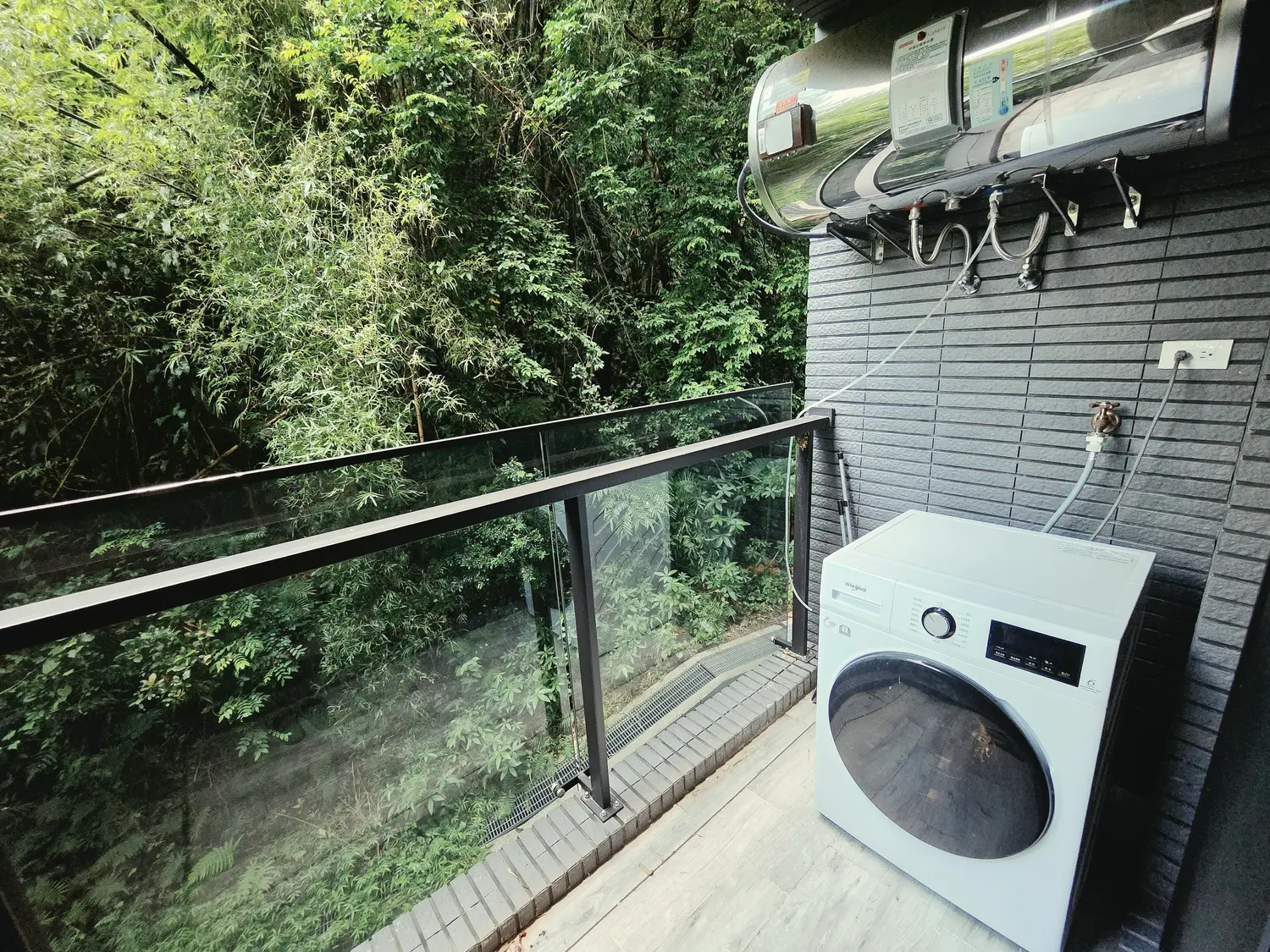 1 room apartment for rent in Xinyi District, Taipei City | NT$ 35 000 | 10 ping slide 2