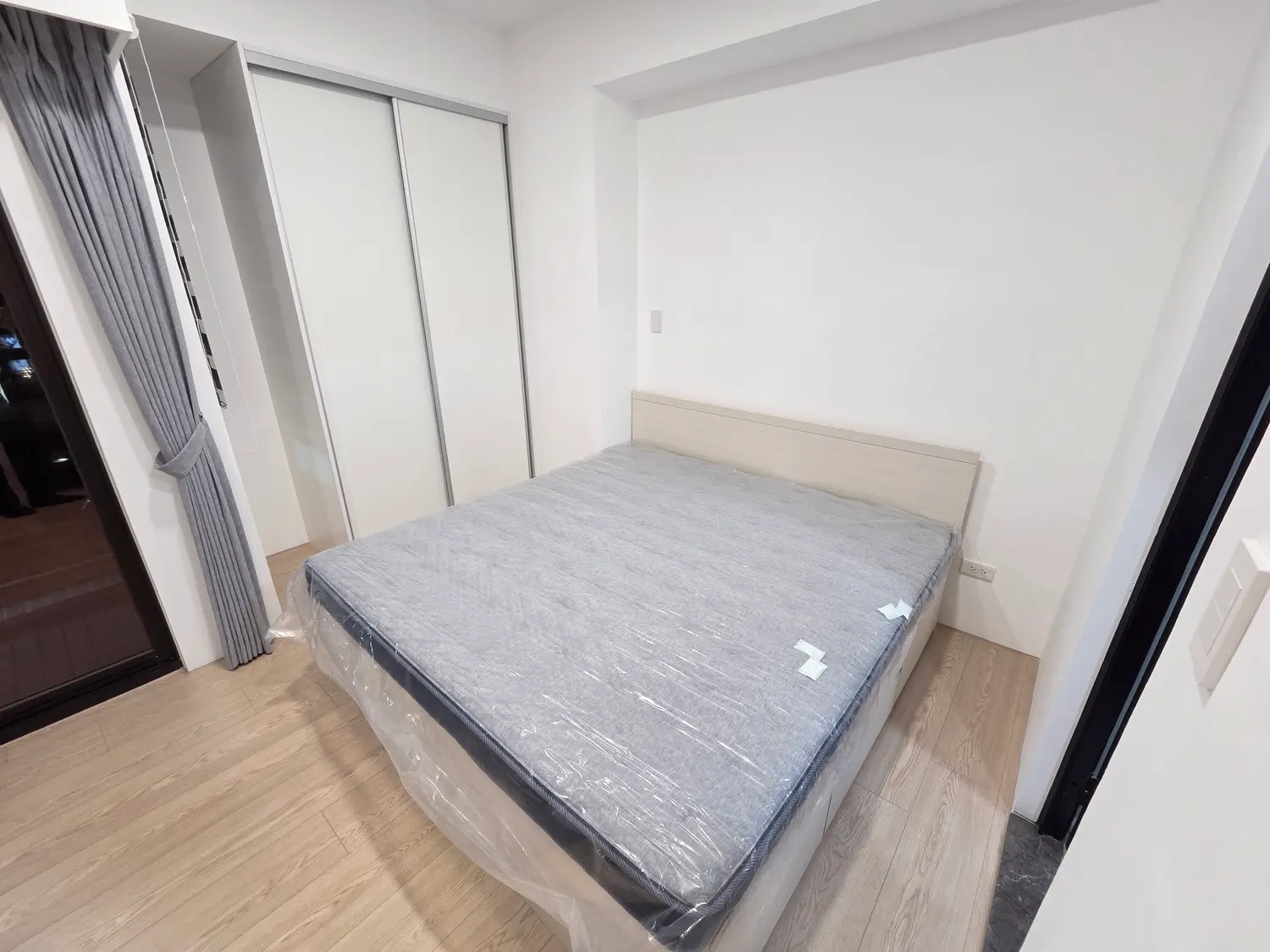 1 room apartment for rent in Zhongshan District, Taipei City | NT$ 43 000 | 7 ping slide 4