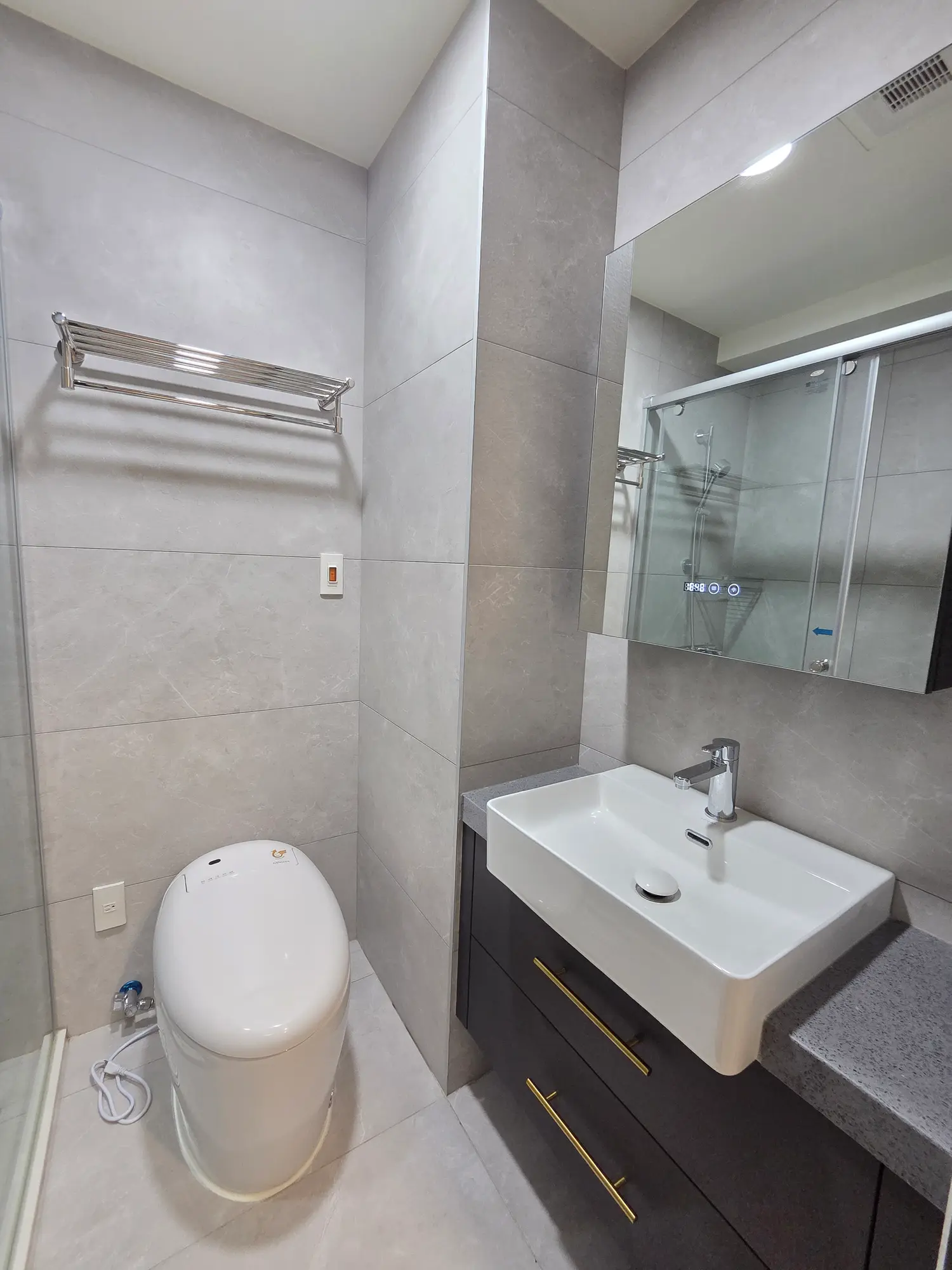 1 room apartment for rent in Zhongshan District, Taipei City | NT$ 43 000 | 7 ping slide 6