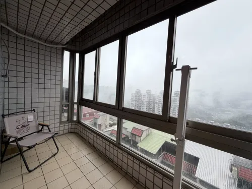 1 room apartment for rent in Xindian District, New Taipei City | NT$ 28 000 | 31 ping slide 2