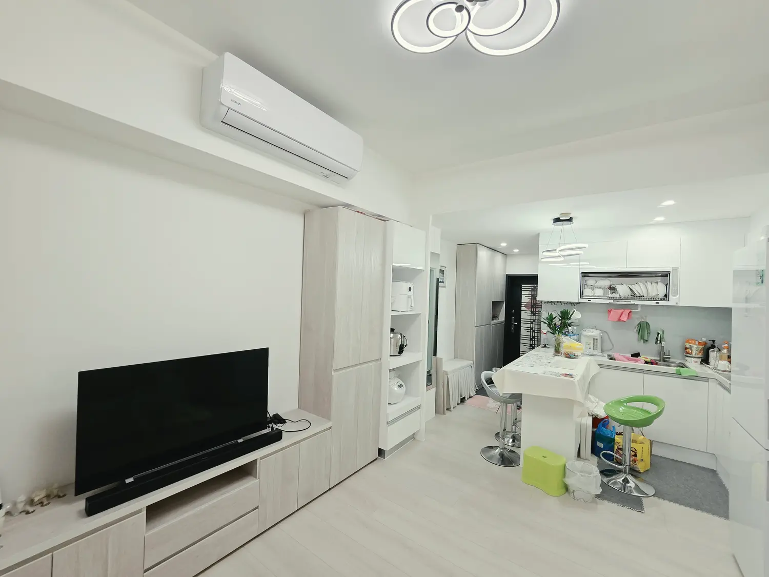 1 room apartment for rent in Zhongshan District, Taipei City | NT$ 40 000 | 12 ping slide 4