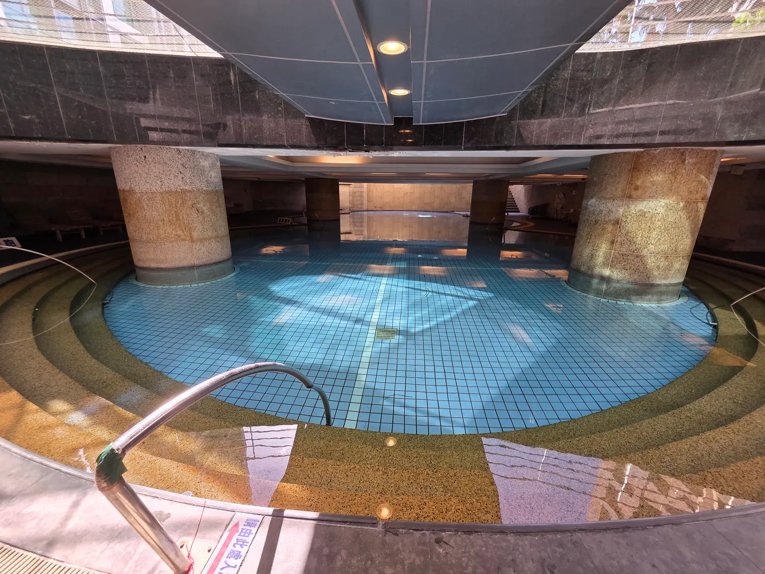 1 room apartment for rent in Xinyi District, Taipei City | NT$ 68 000 | 17 ping slide 3