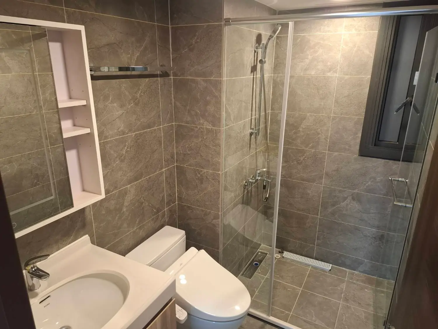 3 bedrooms apartment for rent TWD 28 000 - 25 ping - Taiping District,Taichung City slide 4