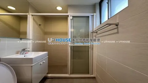 Apartment for rent TWD 98 000 - Lane 19, Section 1, Da'an Rd - 4 bedrooms