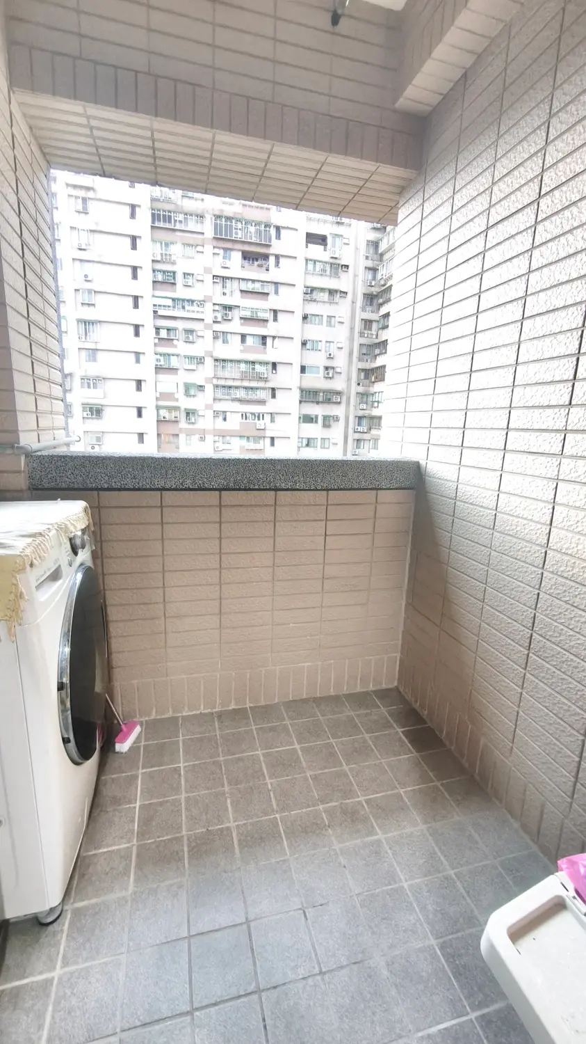 3 bedrooms apartment for sale in Banqiao District, New Taipei City | NT$ 25 000 000 | 30 ping slide 18