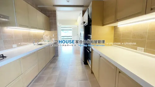 Apartment for rent TWD 250 000 -  - 4 bedrooms