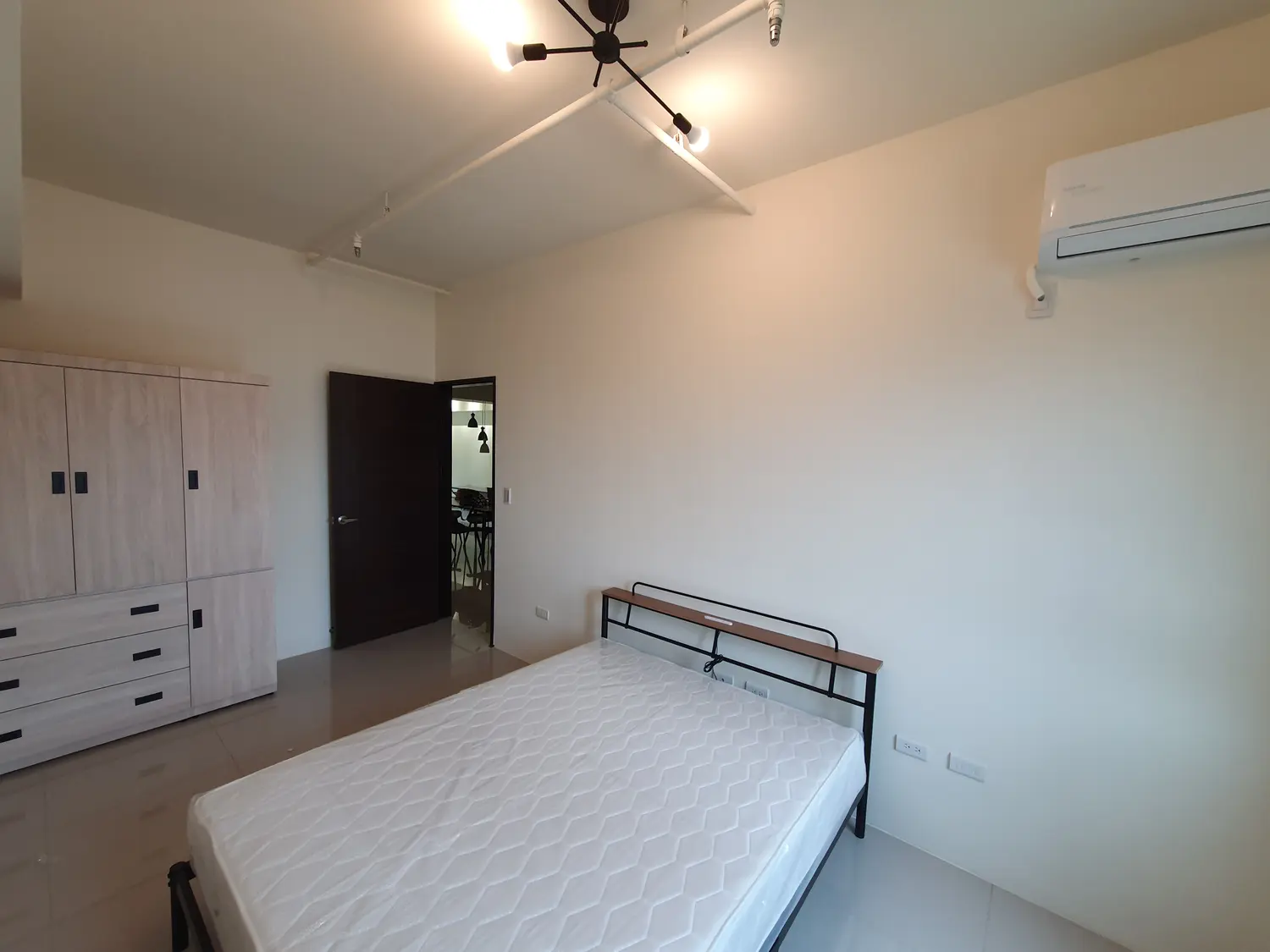 3 bedrooms apartment for rent in Wuqi District, Taichung City | NT$ 27 000 | 32 ping slide 3