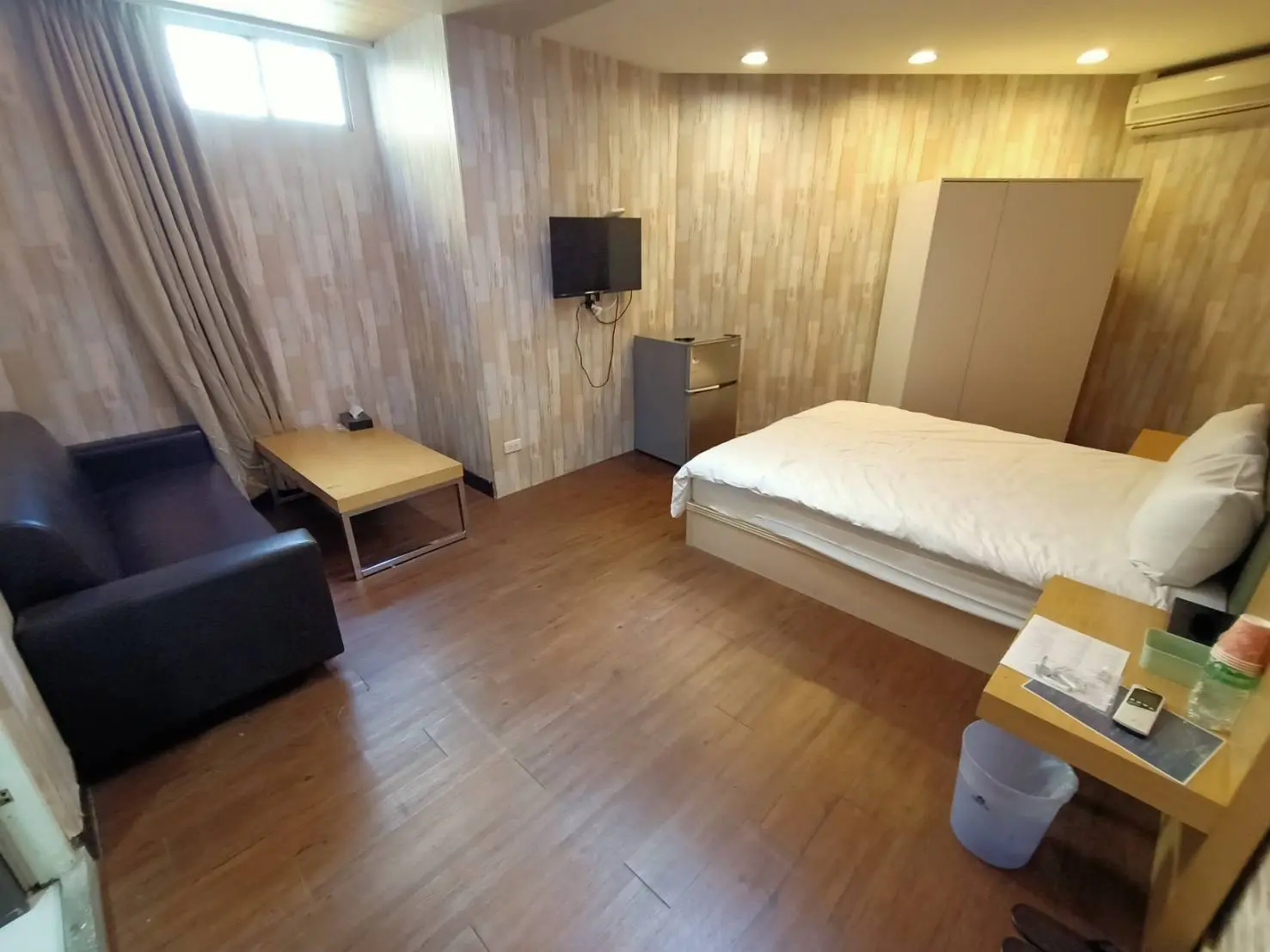 Room for rent in Xitun District, Taichung City | NT$ 8 000 | 8 ping slide 3
