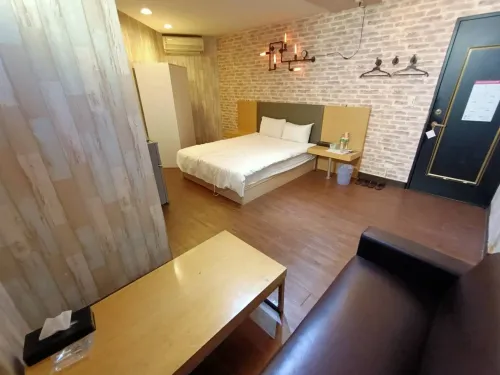 Room for rent NT$ 8 000 - 逢甲路 - 3 bedrooms