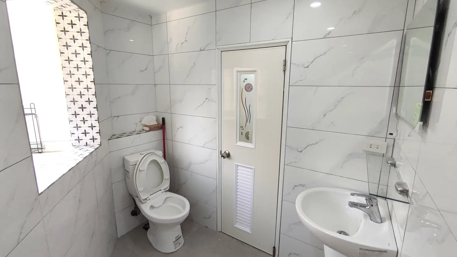 3 bedrooms apartment for rent TWD 10 000 - 30 ping - Wanhua District,Taipei City slide 4