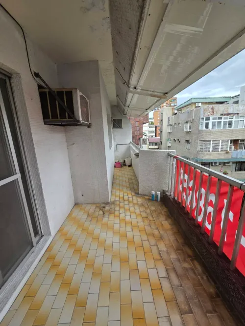 Apartment for rent TWD 41 000 - Lane 290, Section 6, Zhongshan N Rd - 3 bedrooms