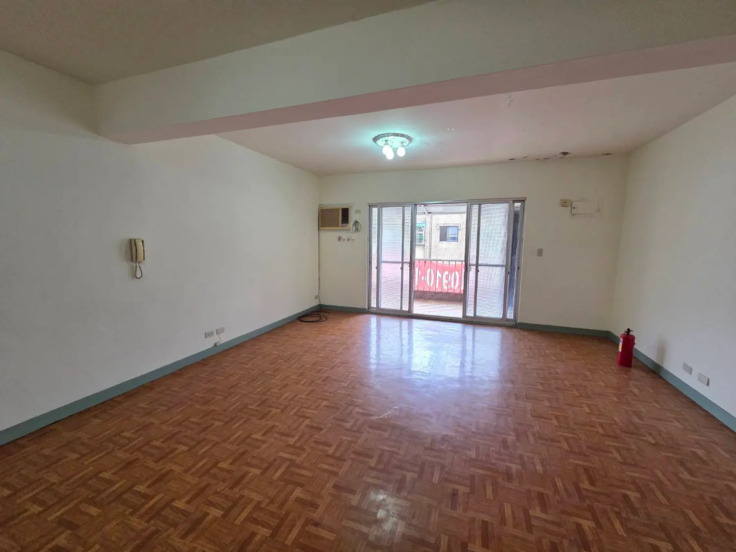 3 bedrooms apartment for rent TWD 41 000 - 40 ping - Taipei City,Shilin District slide 0