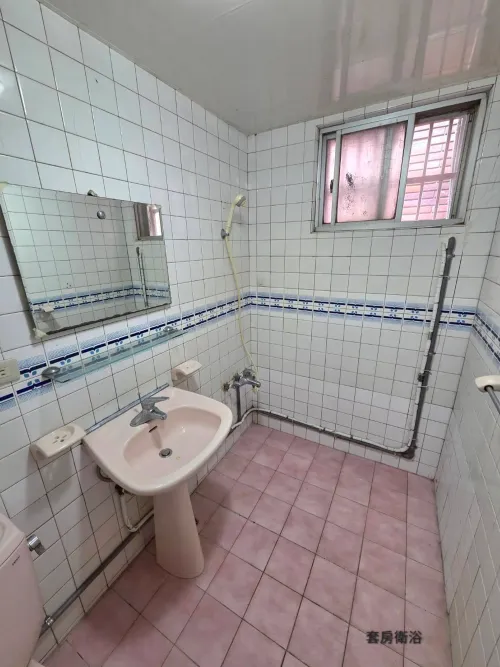Apartment for rent TWD 41 000 - Lane 290, Section 6, Zhongshan N Rd - 3 bedrooms