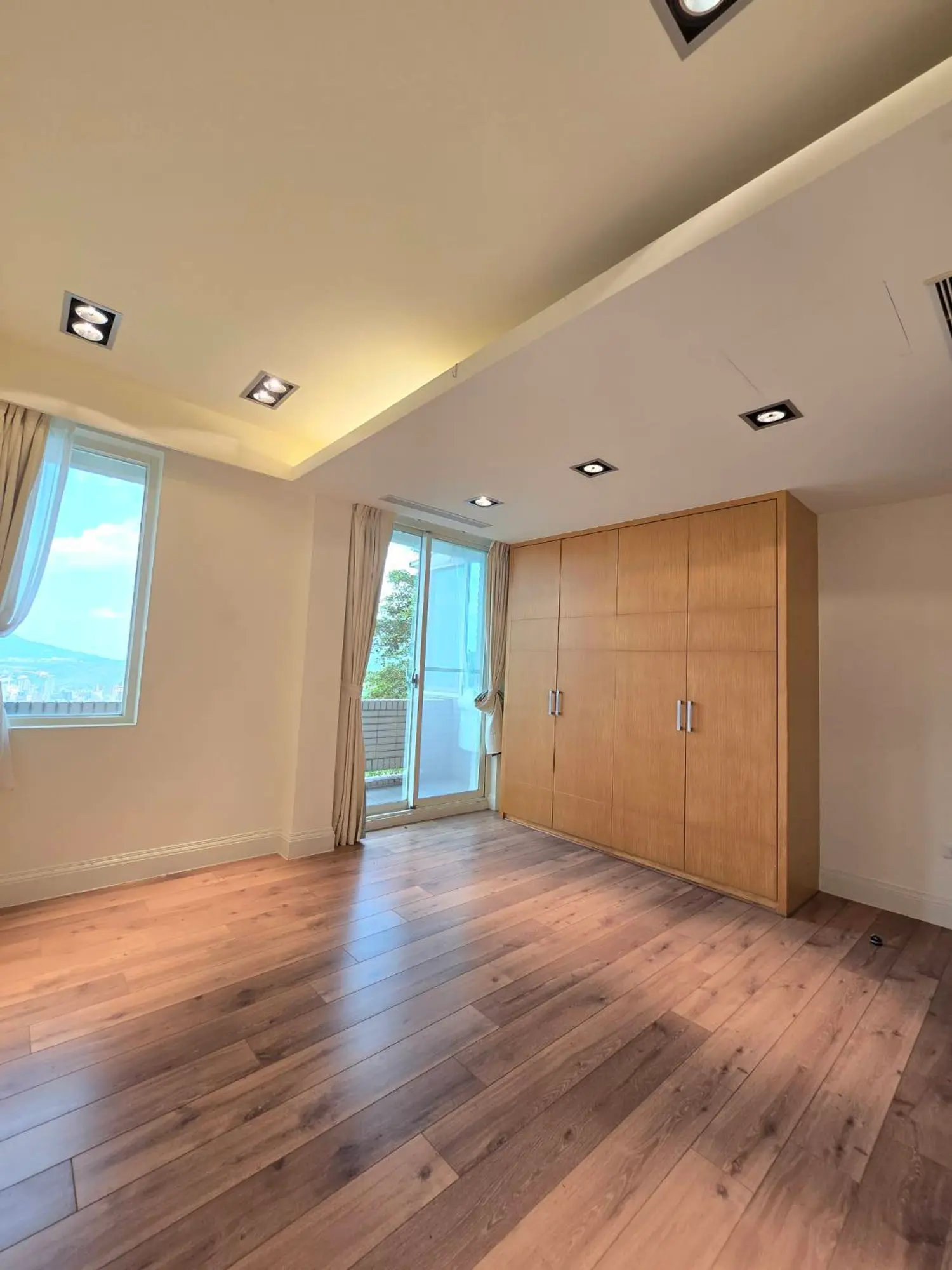 4 bedrooms villa for rent TWD 210 000 - 83 ping - Taipei City,Shilin District slide 11
