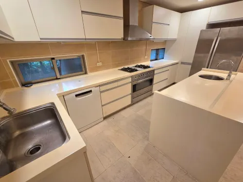Villa for rent TWD 180 000 - Zhongyong 1st Rd - 5 bedrooms