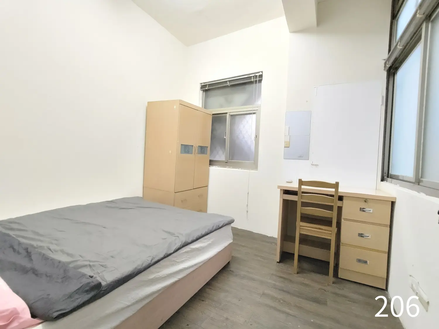 Private room for rent TWD 10 000 - 4 ping - Songshan District,Taipei City slide 2