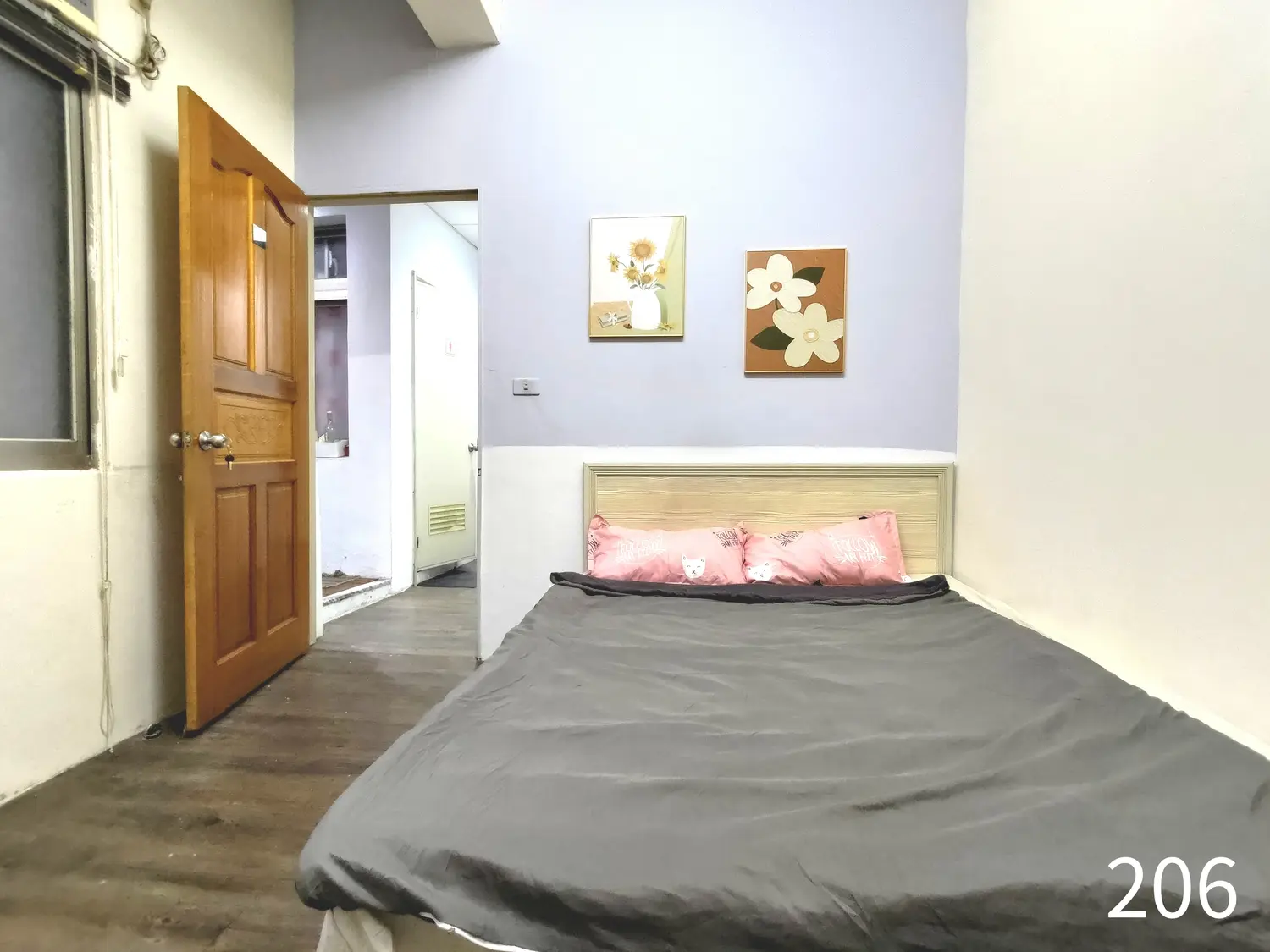 Private room for rent TWD 10 000 - 4 ping - Songshan District,Taipei City slide 0