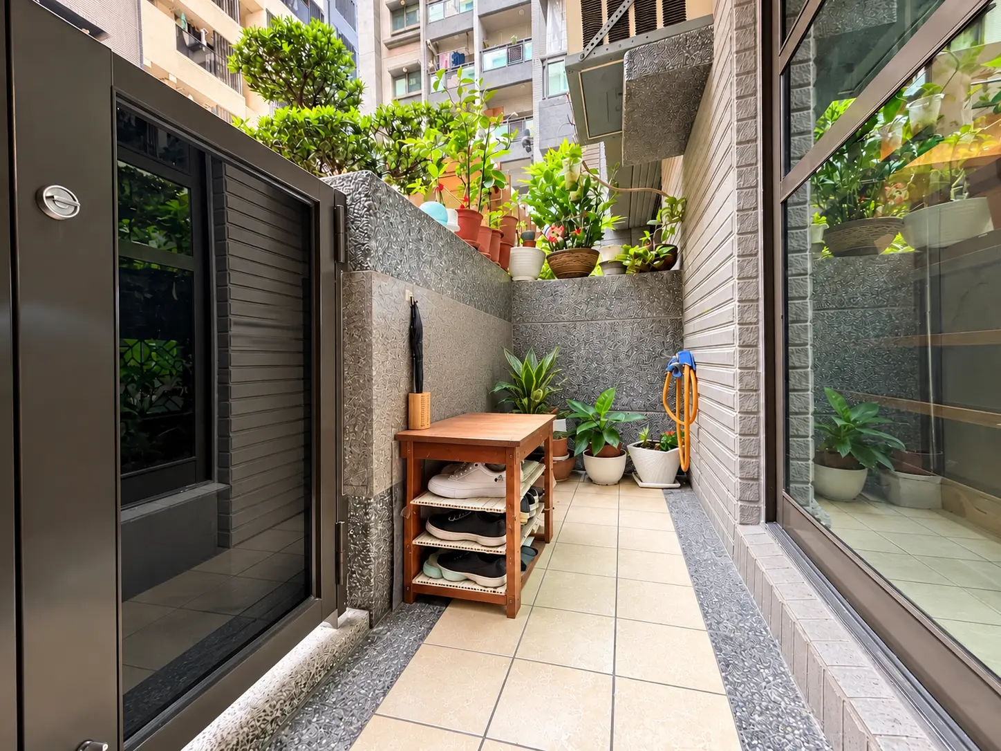 4 bedrooms apartment for sale in Gushan District, Kaohsiung City | NT$ 24 800 000 | 55 ping slide 2