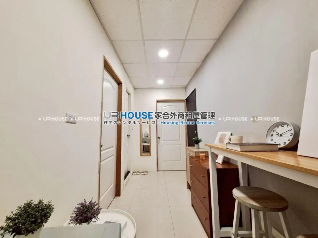2 bedrooms apartment for rent in Sanchong District, New Taipei City | NT$ 26 800 | 18 ping slide 1