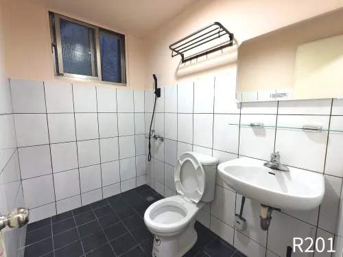 Private room for rent TWD 15 000 -  - 3 bedrooms