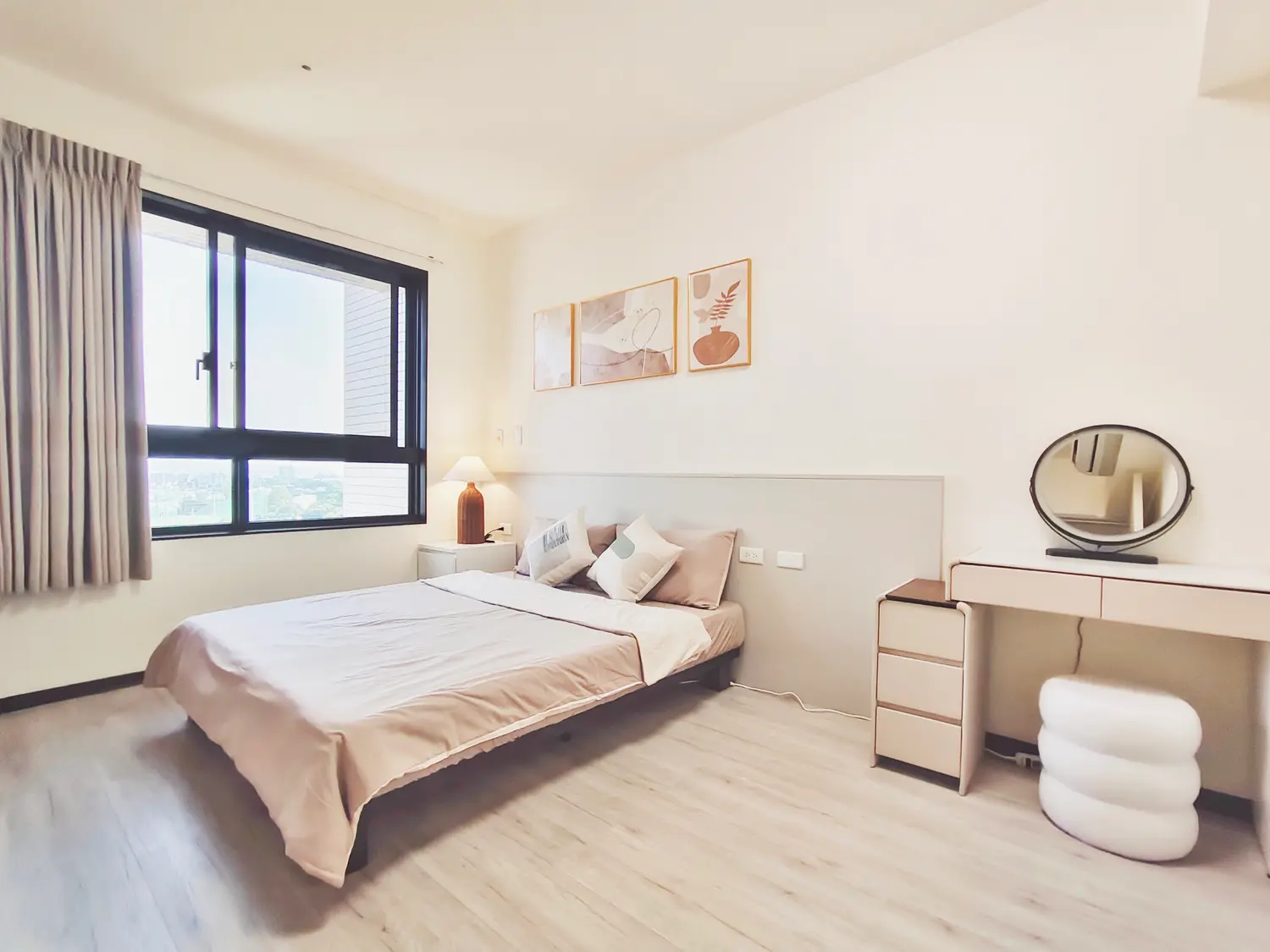 3 bedrooms apartment for rent in Nantun District, Taichung City | NT$ 31 000 | 23 ping slide 0