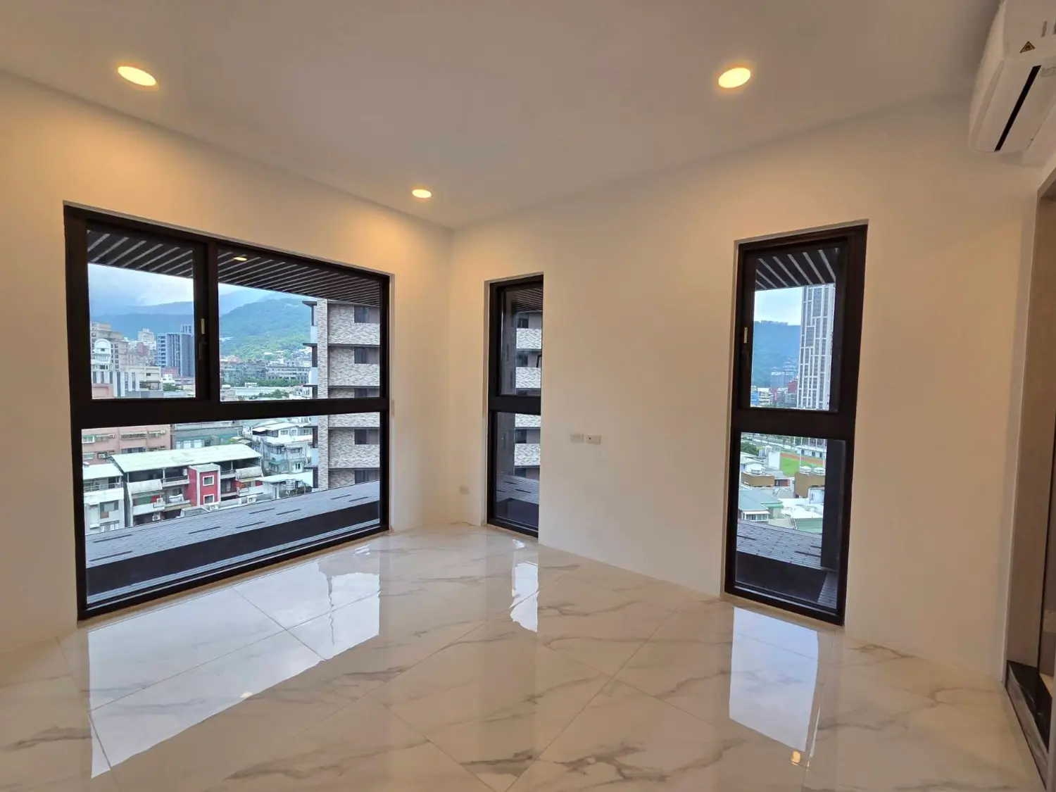 3 bedrooms apartment for rent TWD 145 000 - 31 ping - Taipei City,Shilin District slide 8