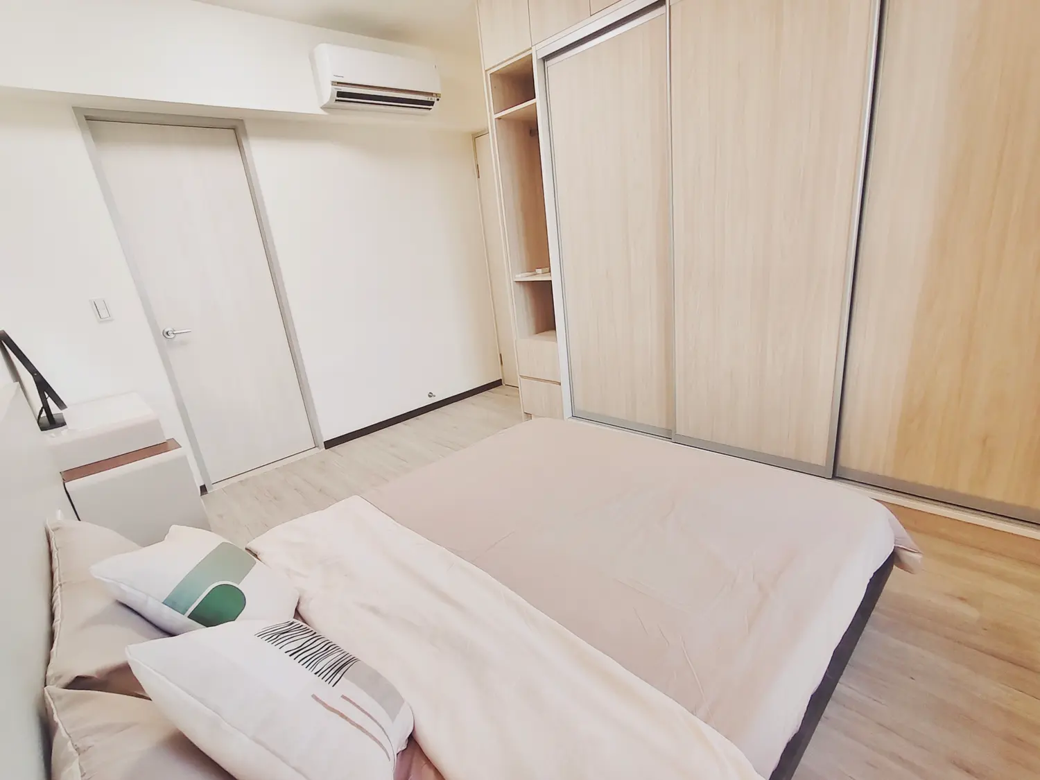 3 bedrooms apartment for rent in Nantun District, Taichung City | NT$ 31 000 | 23 ping slide 1
