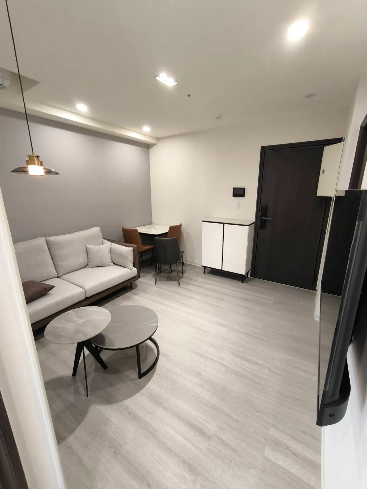 2 bedrooms apartment for rent TWD 26 000 - 19 ping - Sinsing District, Kaohsiung City slide 0