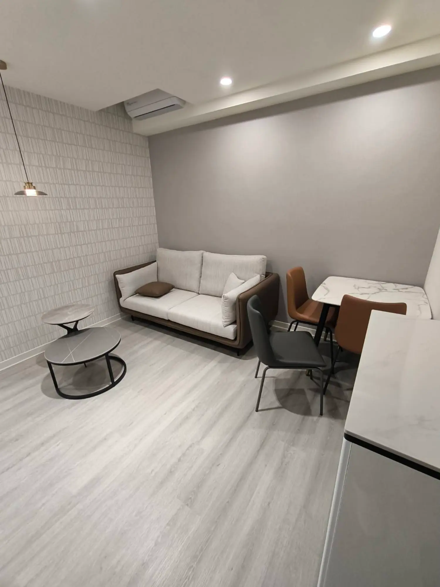 2 bedrooms apartment for rent TWD 26 000 - 19 ping - Sinsing District, Kaohsiung City slide 1