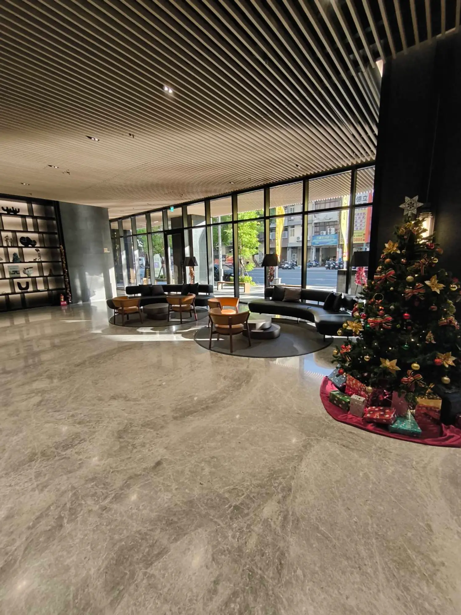 2 bedrooms apartment for rent TWD 26 000 - 19 ping - Sinsing District, Kaohsiung City slide 2