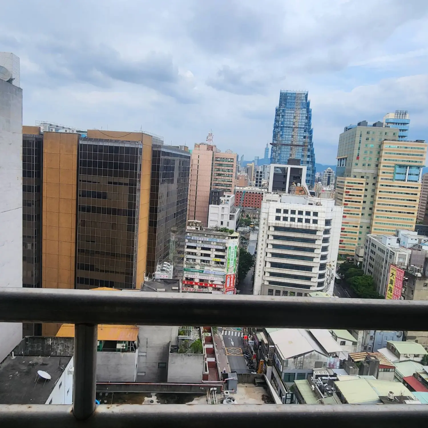 獨立套房 公寓 出租 TWD 48 000 - 8 坪 - 中正區,台北市 slide 9