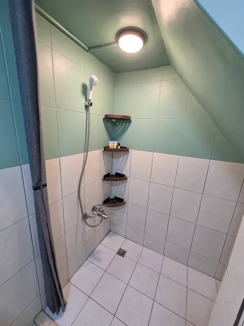 分租套房、雅房 出租 TWD 14 000 - 新興街15巷 - 1 房