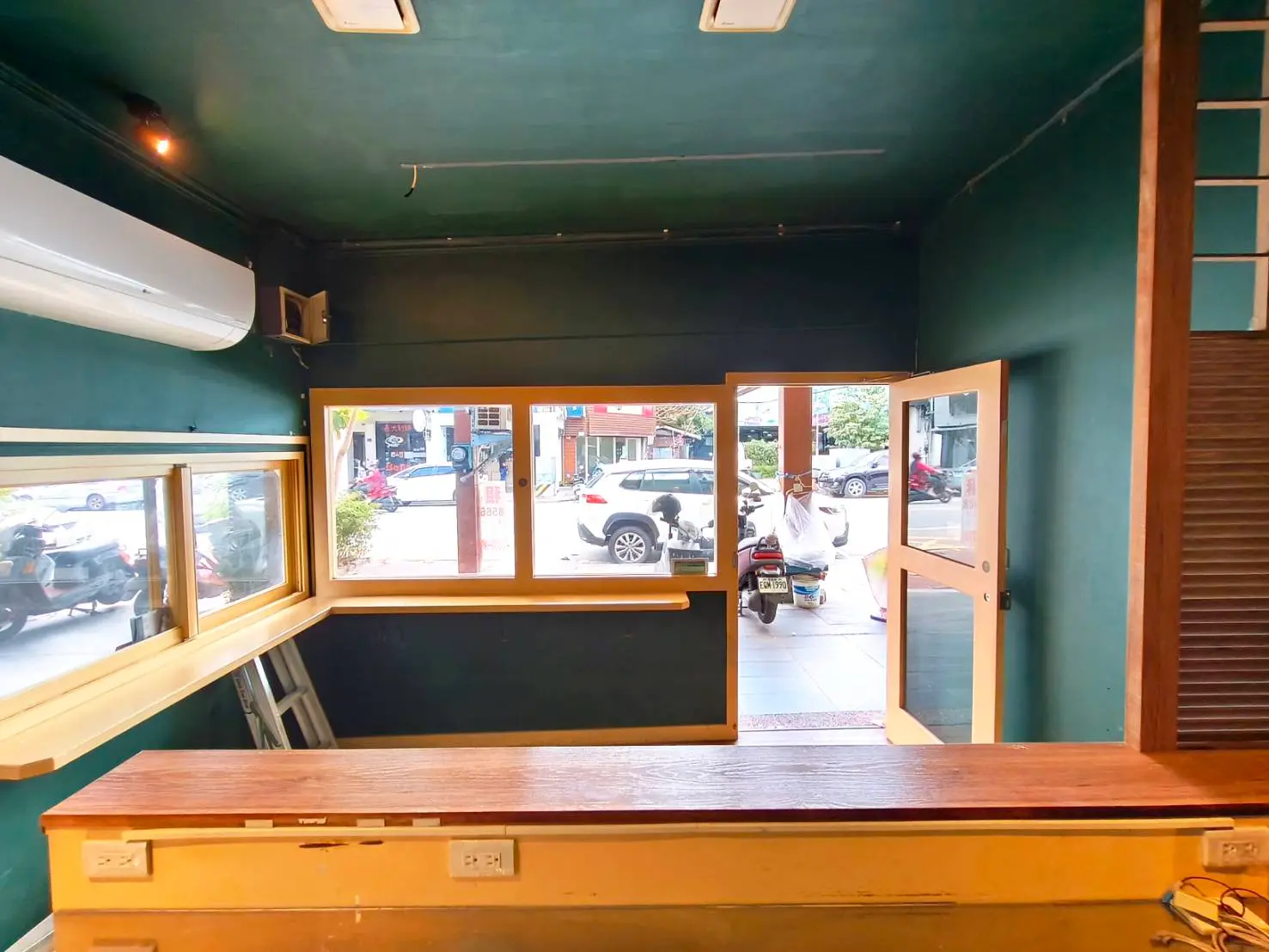 Shop / Retail for rent TWD 18 000 - 6 ping - Hualien City, Hualien County slide 1