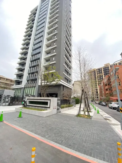 Apartment for rent TWD 148 000 - Lane 195, Section 6, Zhongshan N Rd - 3 bedrooms