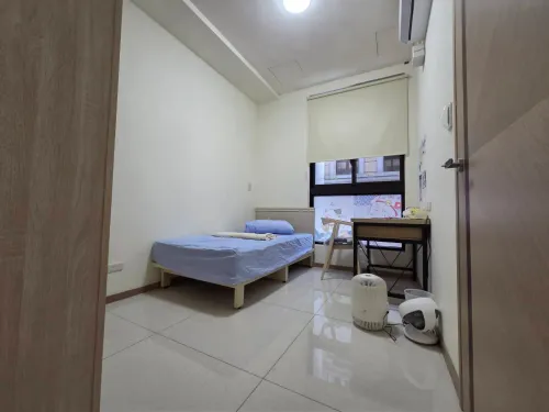 Room for rent in Zhongzheng District, Taipei City | NT$ 16 000 | 4 ping slide 2
