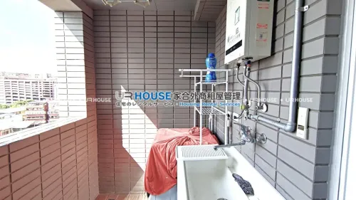 Apartment for rent NT$ 150 000 - Dexing East Road - 4 bedrooms