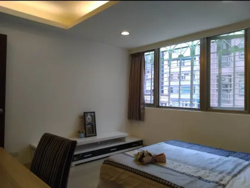Room for rent NT$ 15 300 - Section 2, Keelung Road - 3 bedrooms