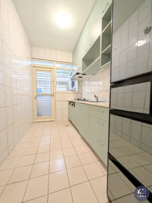 Room for rent in Zhongzheng District, Taipei City | NT$ 19 800 | 4 ping slide 2