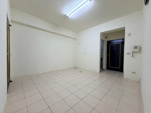 1 room apartment for rent in Wanhua District, Taipei City | NT$ 22 000 | 11 ping slide 2