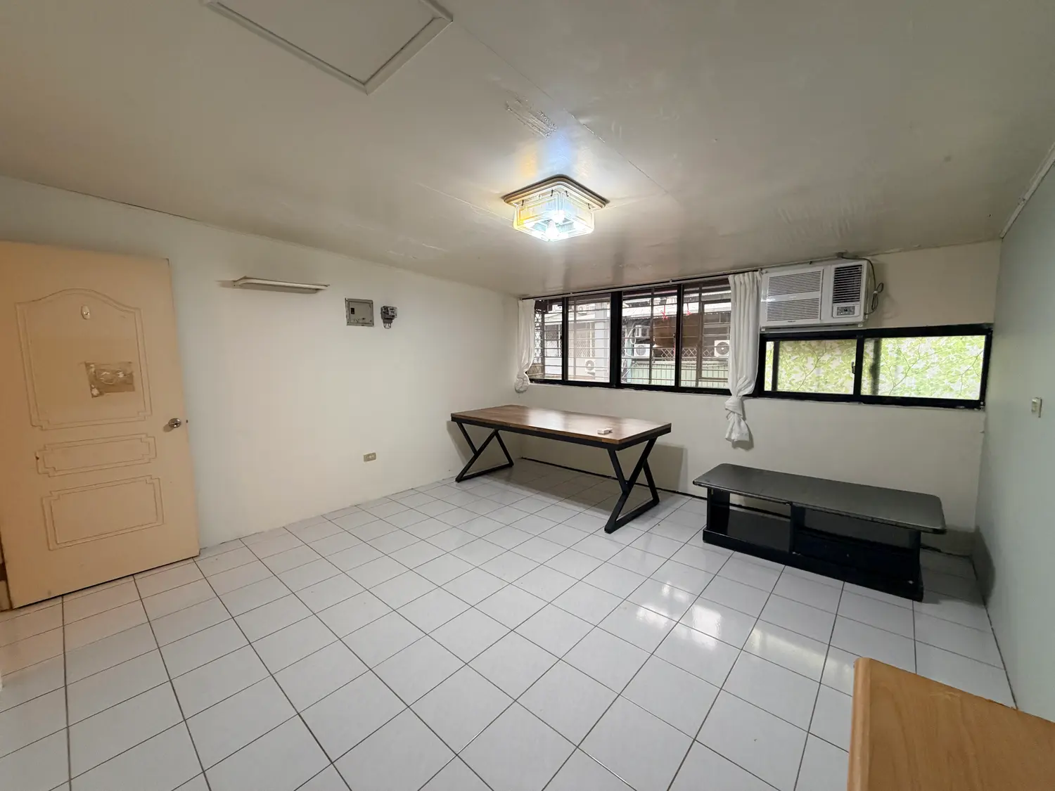 2 房 信義區, 台北市透天厝出租 | NT$ 21 500 | 14 坪 slide 2