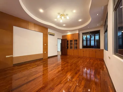 Townhouse for rent NT$ 100 000 - Lane 340, Section 2, Fuxing South Road - 4 bedrooms