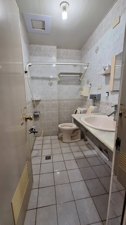Room for rent NT$ 8 000 - Section 1, Chongde Road - 1 room