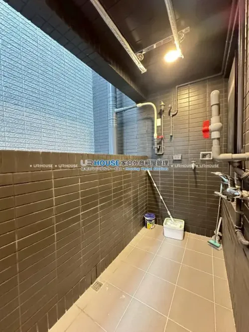 3 bedrooms apartment for rent in Banqiao District, New Taipei City | NT$ 45 000 | 23 ping slide 1