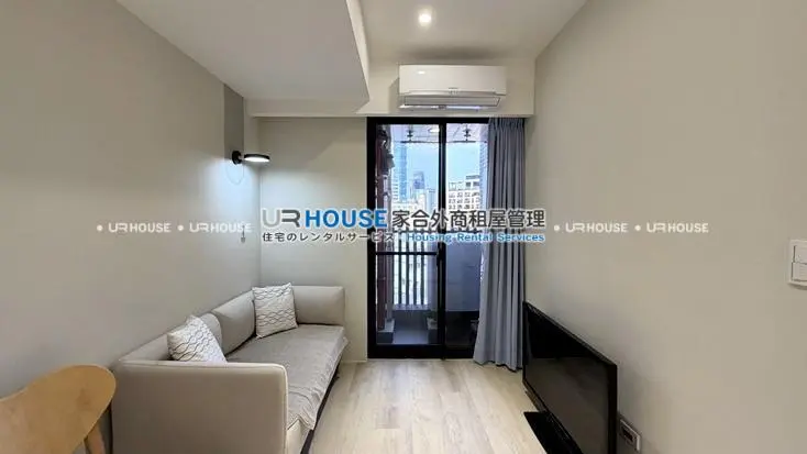 2 bedrooms apartment for rent in Xinyi District, Taipei City | TWD 44 900 | 10 ping slide 0