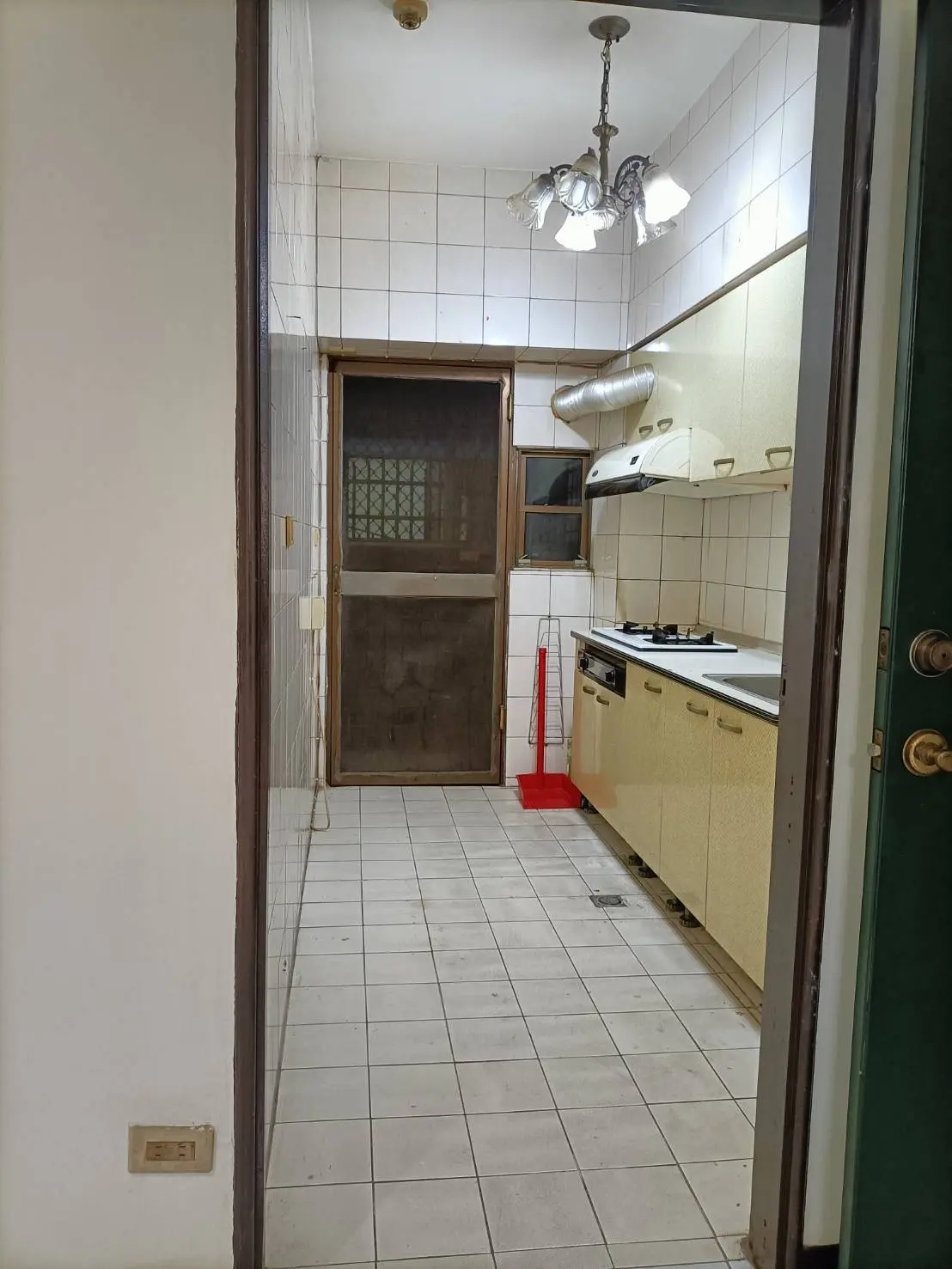 3 bedrooms apartment for rent in Nanzih District, Kaohsiung City | NT$ 15 000 | 19 ping slide 2