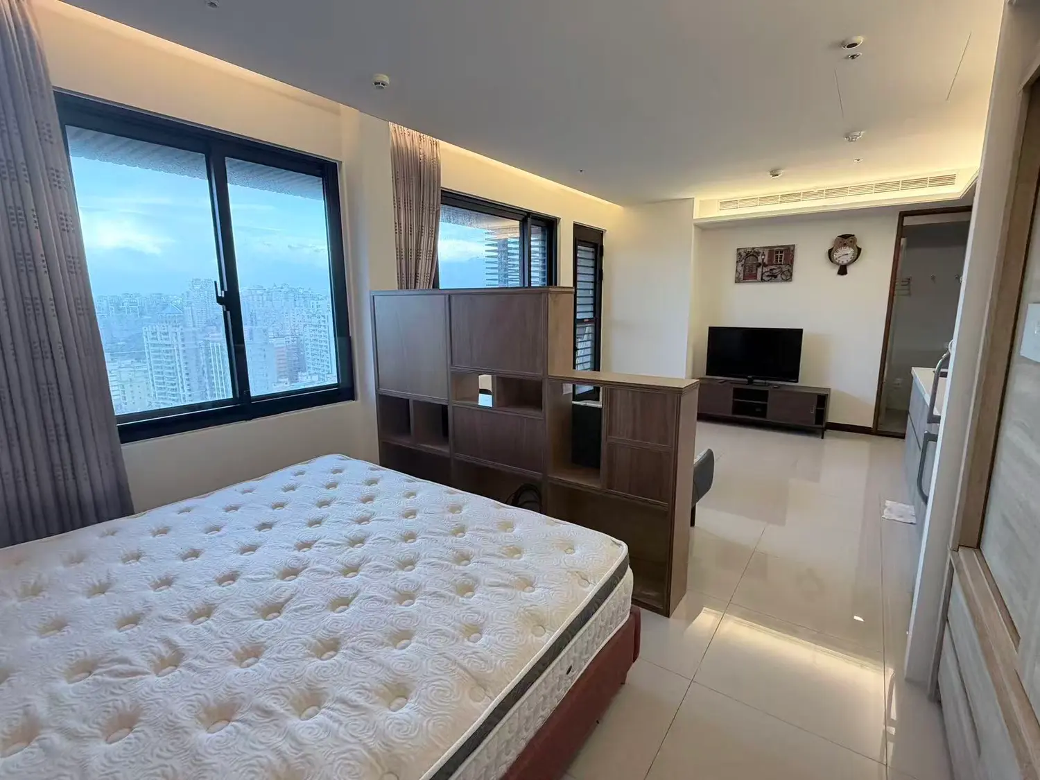 Studio apartment for rent in Tamsui District, New Taipei City | NT$ 25 000 | 23 ping slide 2