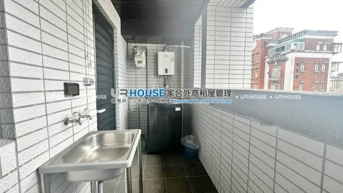 Apartment for rent TWD 70 000 -  - 3 bedrooms