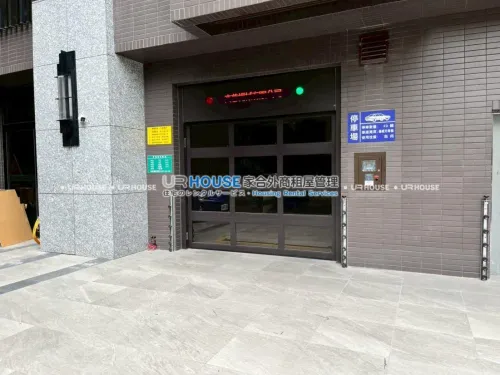 2 bedrooms apartment for rent in Zhongshan District, Taipei City | NT$ 68 000 | 16 ping slide 14